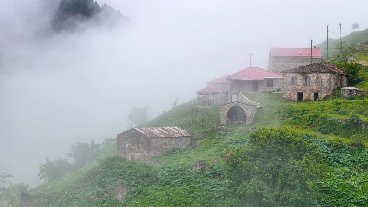 Foto - Santa Harabeleri ziyaretçilerini büyülüyor! Sislerin arasından başka bir dünya çıktı
