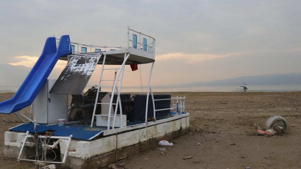 Foto - Sapanca Gölü kuruyor! Tekneler karada kaldı: Halk kuraklık krizi ile karşı karşıya