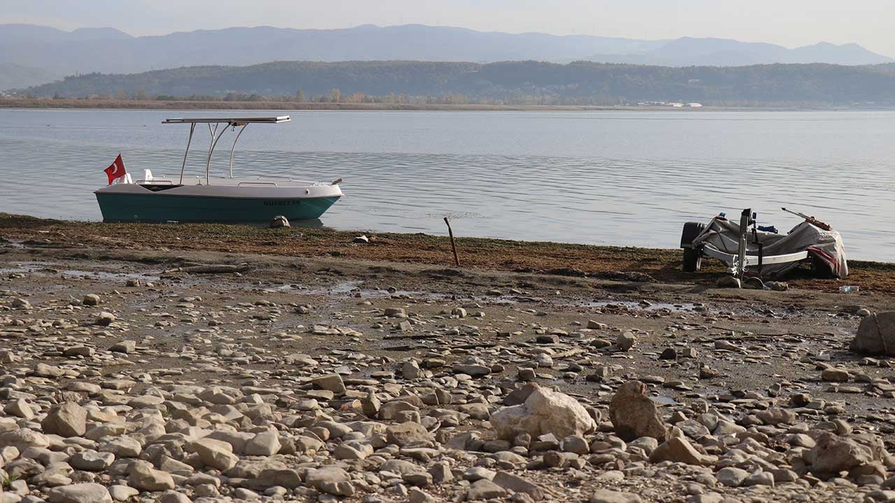 Foto - Sapanca Gölü'nde neler oluyor? Göl okur fokur kaynamaya başladı, deprem uyarısı az önce geldi