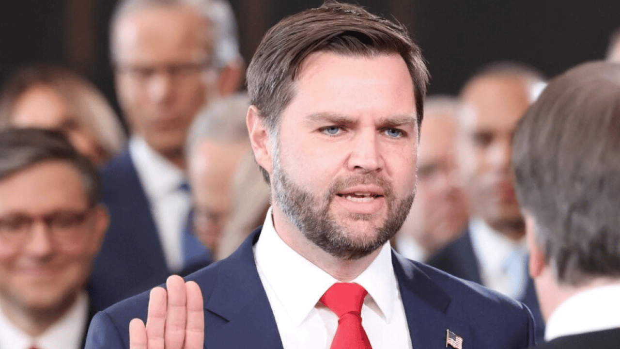 Foto - Şapka takan 5 yaşındaki çocuk gözaltına alındı... ABD ile ilgili yeni gelişme! Ortalık karıştı