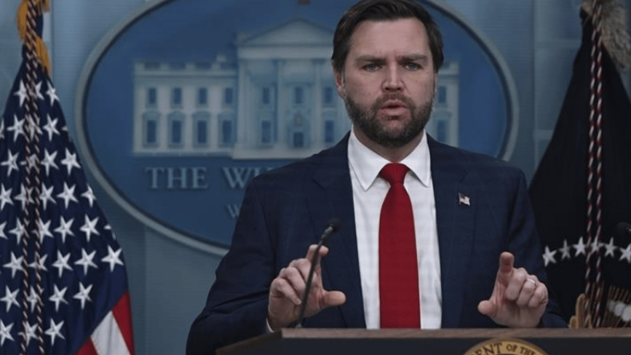 Foto - Şapka takan 5 yaşındaki çocuk gözaltına alındı... ABD ile ilgili yeni gelişme! Ortalık karıştı