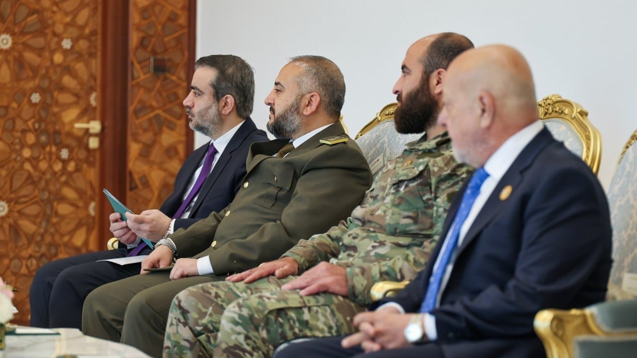 Foto - Şara görüşmesine damga vurdu! Macron’dan bir garip imaj