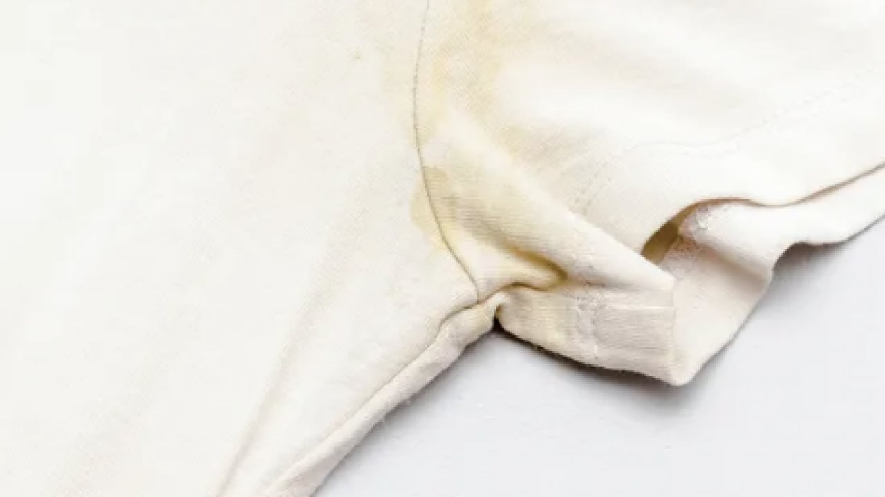 Foto - Sararan atletler artık kar gibi bembeyaz olacak! Tek adımla müthiş çözüme mutlaka bakın...