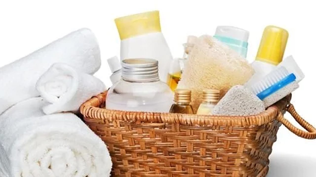 Foto - Sararan kıyafetleri beyazlatmanın en kolay 6 yolu... 1 bardak suyu bile daha etkili