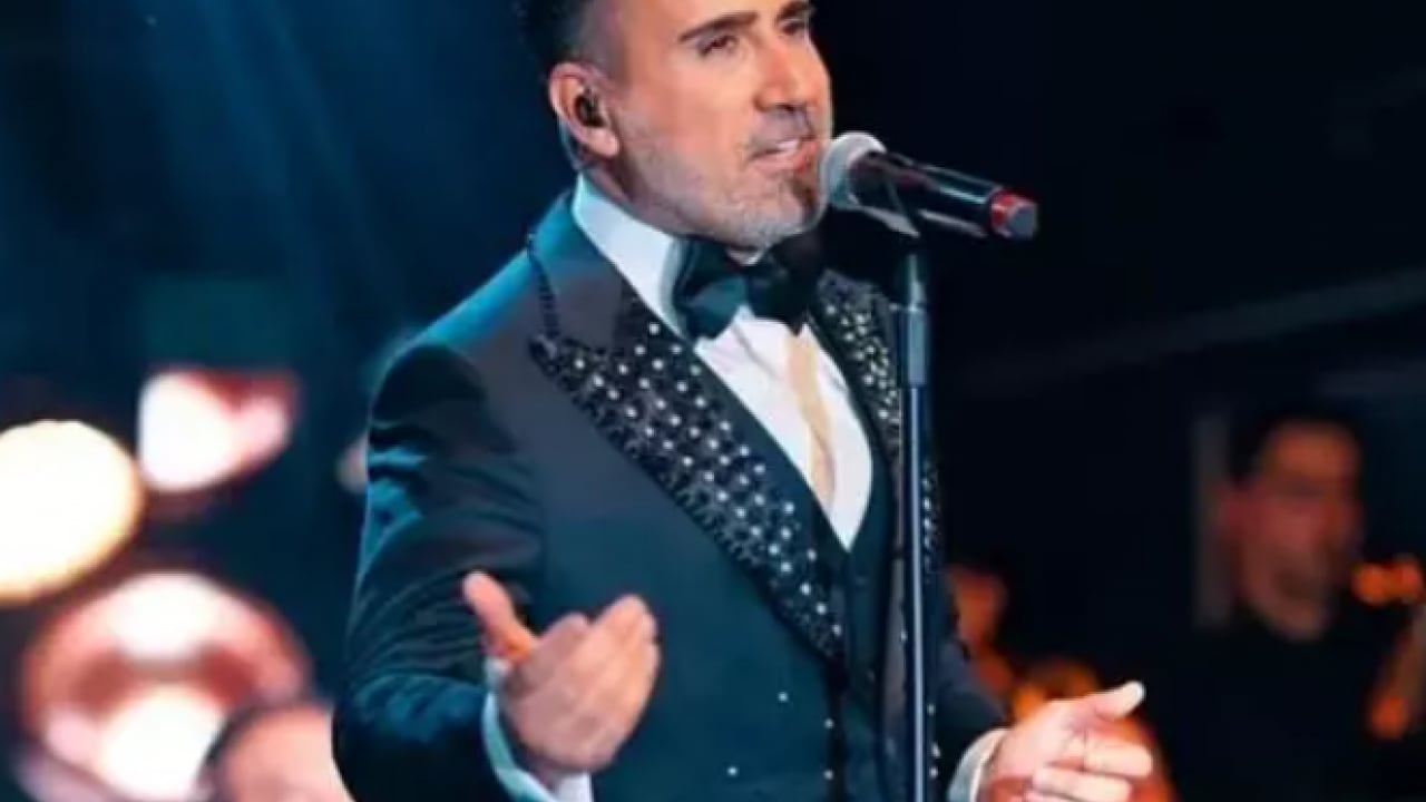 Foto - Şarkıcı Emrah'ı çileden çıkardılar: 'Hepinize dava açacağım!'