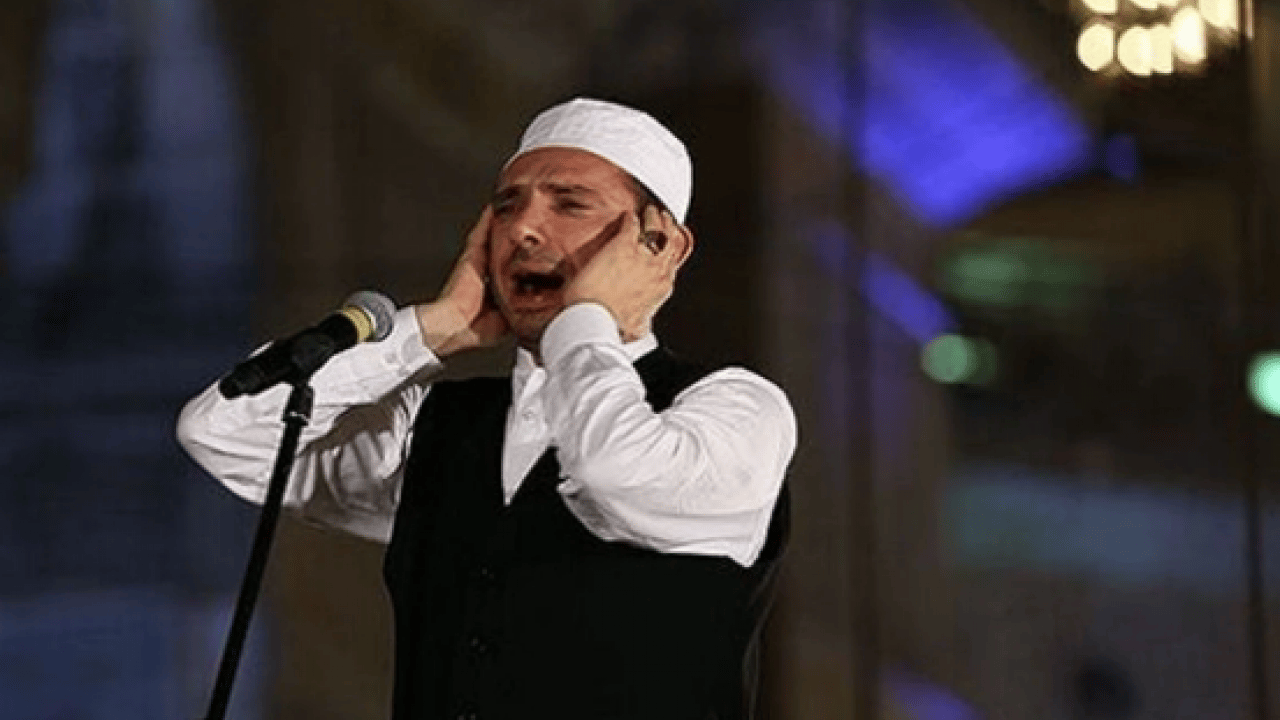 Foto - Şarkıcı müsveddelerine duyuru: Ezanı susturamazsınız! Selma Savcı yazdı