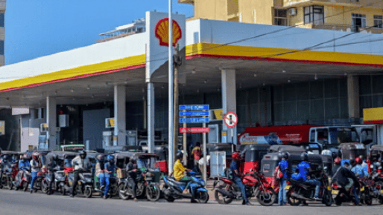 Foto - Savaş Asya ülkesini de vurdu: Çarşamba günlerini tatil ilan ettiler!