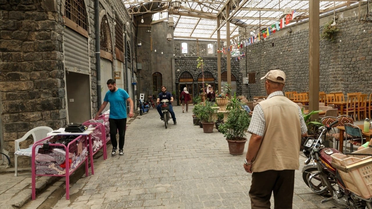 Foto - Savaş sırasında ağır hasar görmüştü! Tarihi Osmanlı Kapalı Çarşısı eski günlerine dönüyor