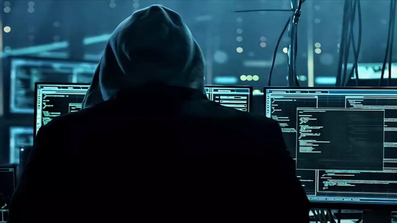 Foto - Savaş sürerken çok büyük şok! Ünlü milletvekilinin eşi, casusluktan gözaltına alındı