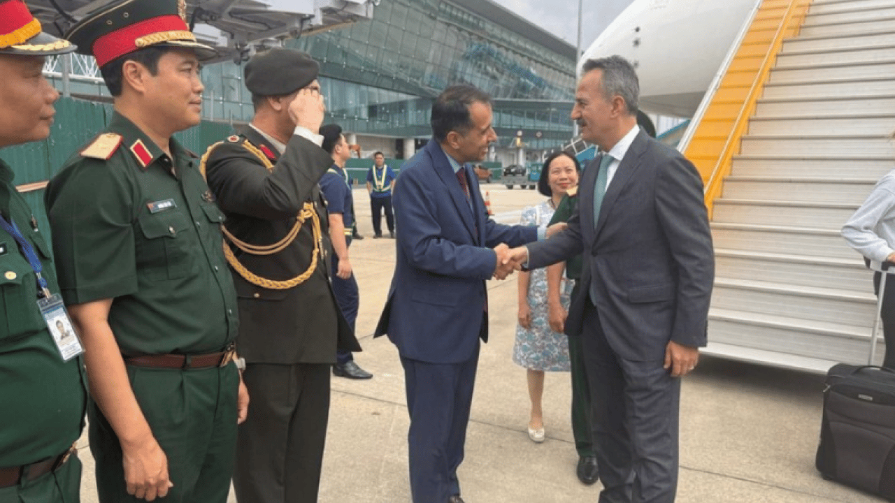 Foto - Savaş uçağı, helikopter, füze ve İHA ihtiyaçları var! 7 bin km ötedeki ülke Türkiye ile anlaşmak istiyor