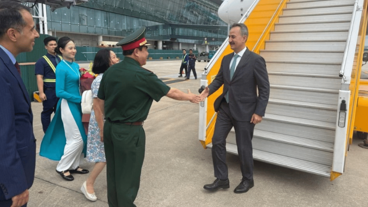 Foto - Savaş uçağı, helikopter, füze ve İHA ihtiyaçları var! 7 bin km ötedeki ülke Türkiye ile anlaşmak istiyor