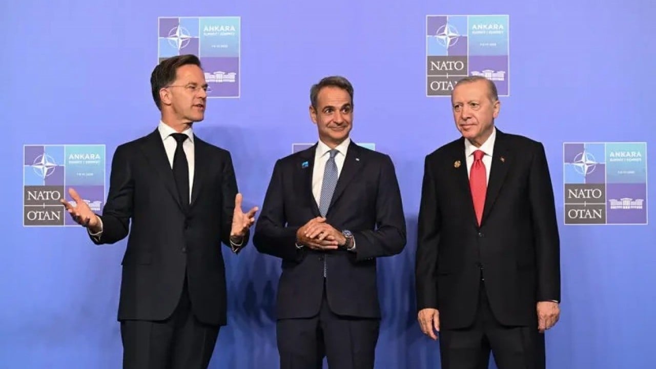Foto - Savaş uçakları Türkiye'ye geliyor! Ülke liderini yerden yere vurdular: Bu hatayı yapmamalıydı