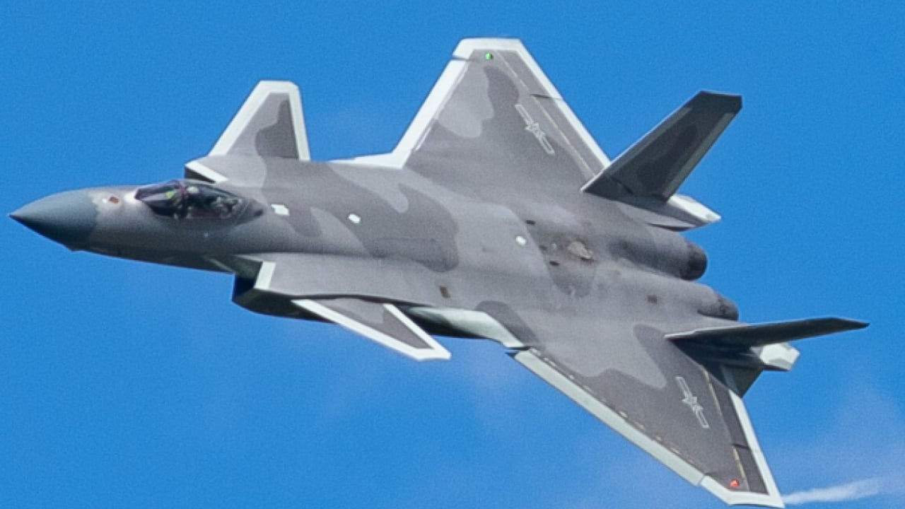 Foto - İki ülke arasında gerginlik: Savaş uçaklarından jetlere kilit!