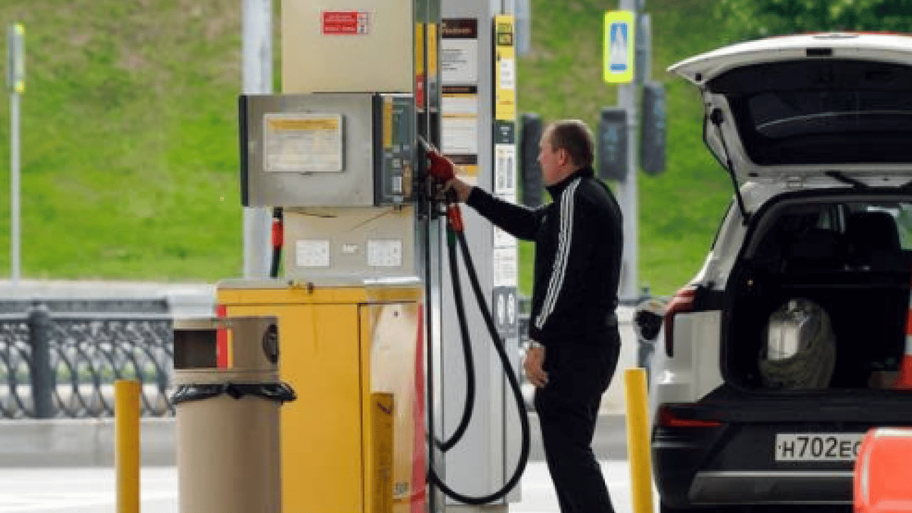 Foto - Savaşın ağır bilançosu: Petrol zengini ülkede benzinsiz kaldılar!