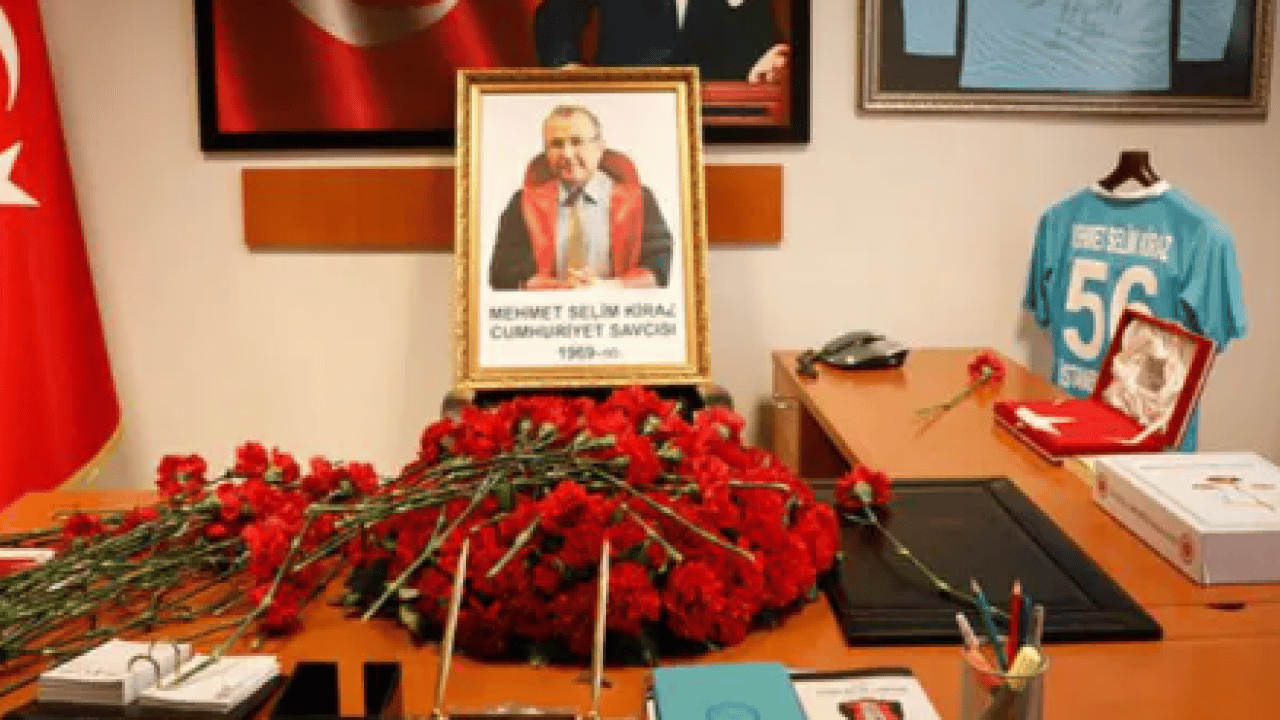 Foto - Savcı Mehmet Selim Kiraz’ın şehadetinin üzerinden 11 yıl geçti! Adaletin gülen yüzü unutulmadı