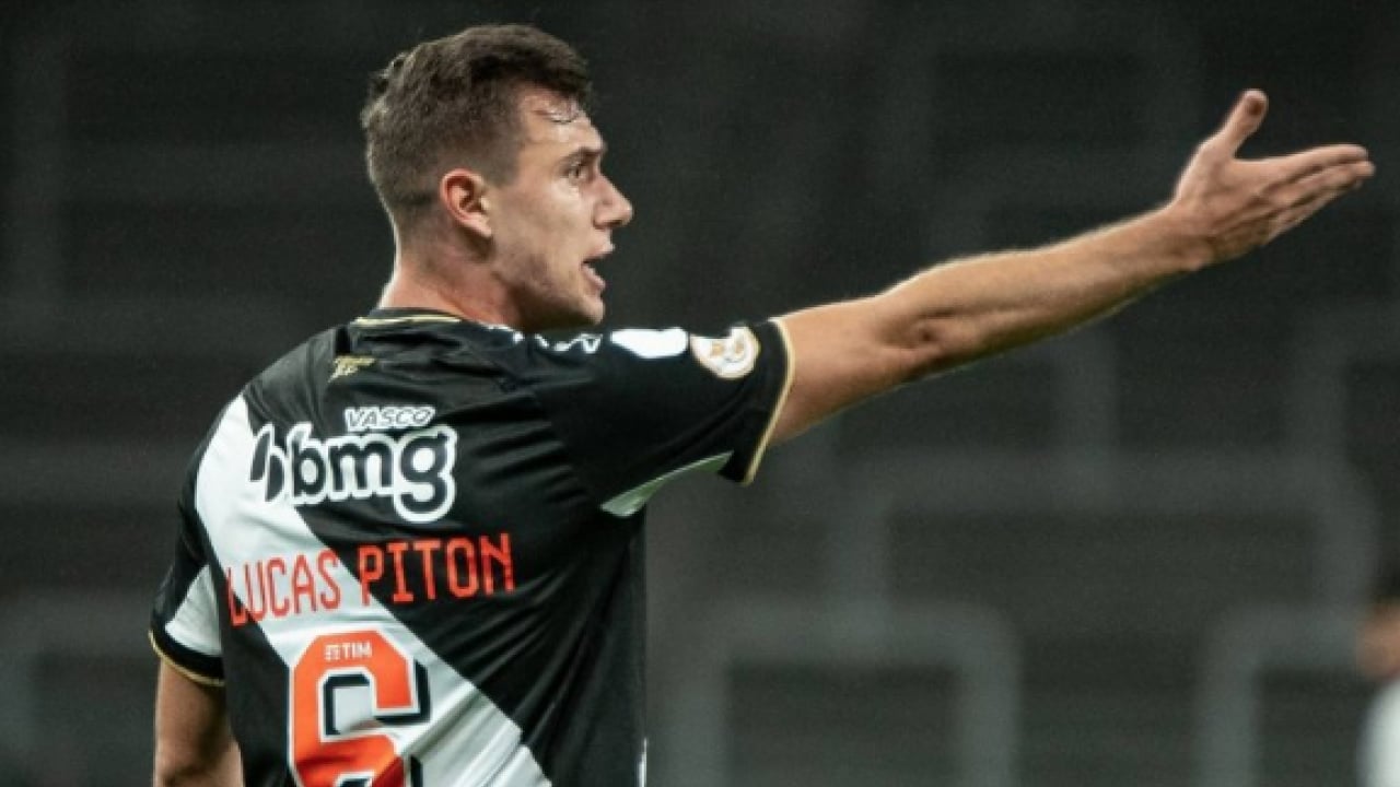 Savunma için alarma geçti... Beşiktaş Lucas Piton transferinde sona yaklaştı! Bobo ve Josef...