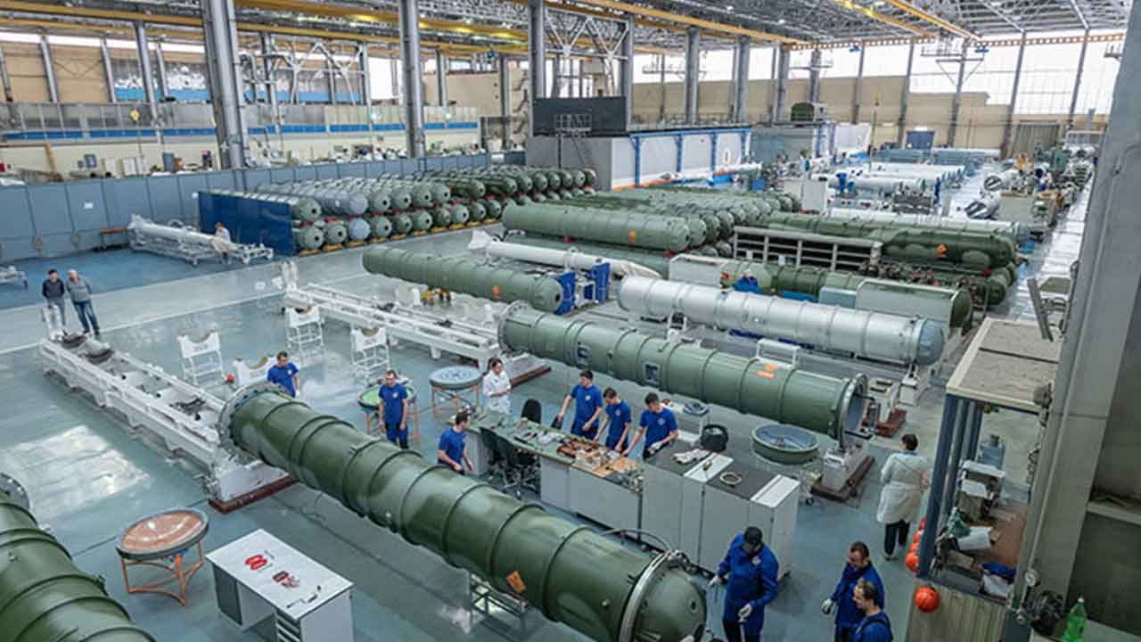 Savunma sanayiinde çalıştırılmak üzere o ülkeden 12 bin işçi getiriyorlar