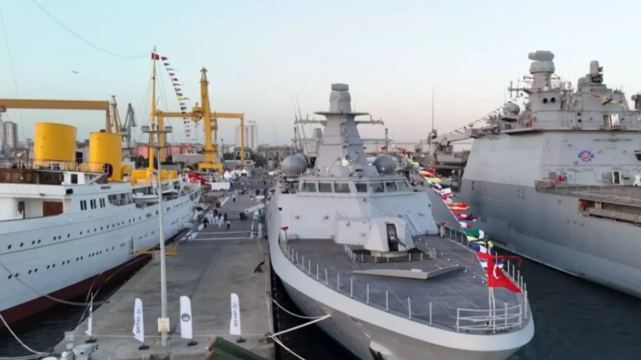 Foto - Savunmada yeni zafer! Müslüman ülke için inşa edilen ikinci korvet denize indirildi