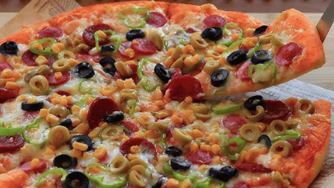 Şef Danilo Zanna'dan pizza hamuru tarifi! Püf noktası suyu yavaş yavaş eklemek