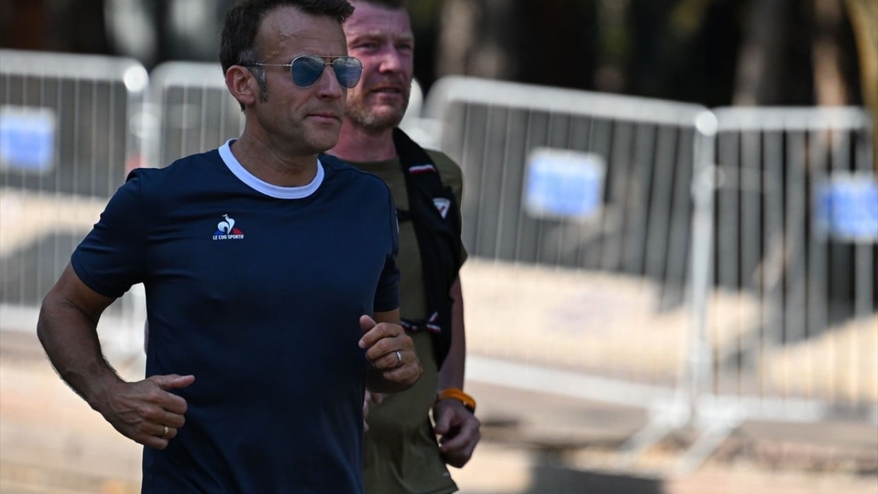 Foto - Günlerdir algı operasyonu yapıyorlardı! Macron caddede koştu Sözcü havasını aldı