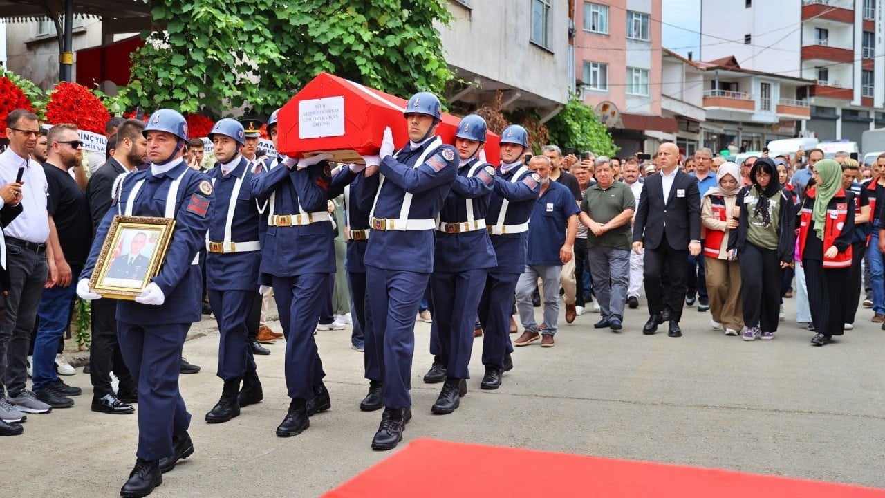Foto - Şehidimiz için son görev