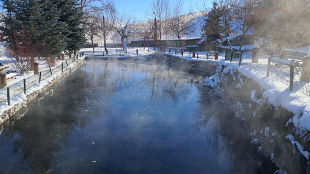 Foto - Şehir eksi 30’u gördü: Her şey buz tuttu, donmayan tek yer burası oldu
