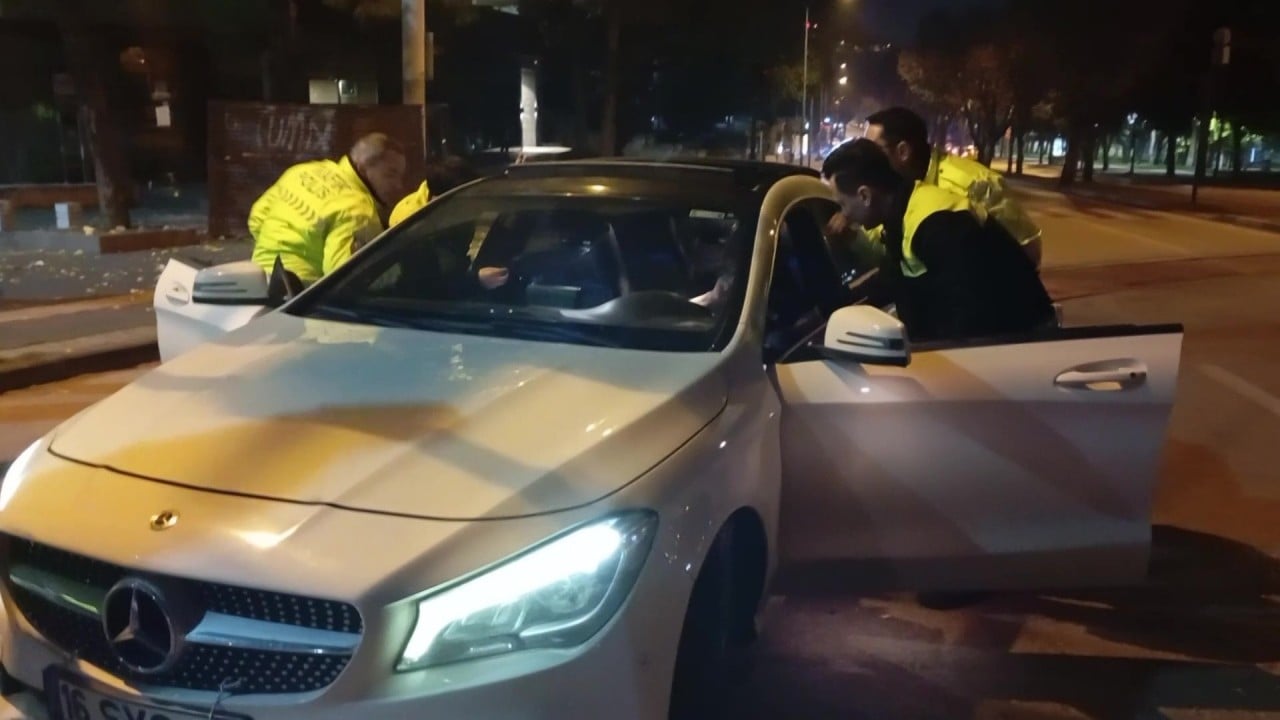 Foto - Şehir farklı rezalet aynı! Ayyaşlar yolda vatandaşın canı darda