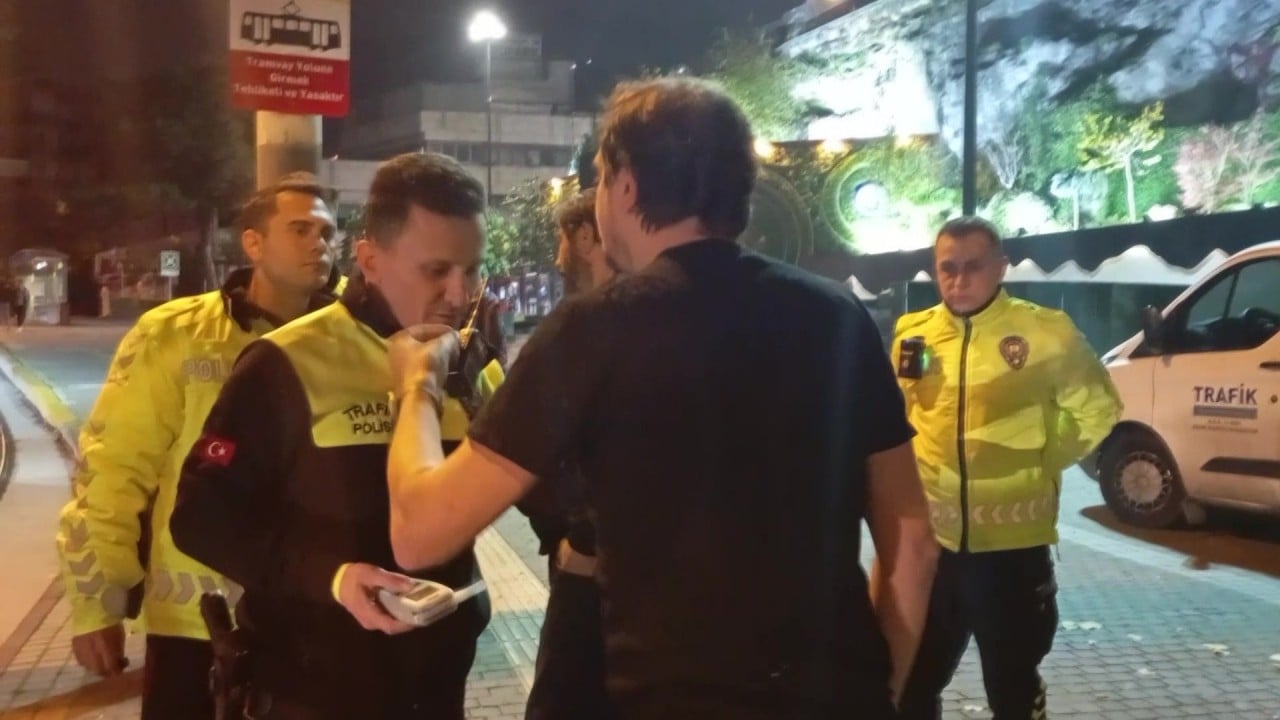 Foto - Şehir farklı rezalet aynı! Ayyaşlar yolda vatandaşın canı darda