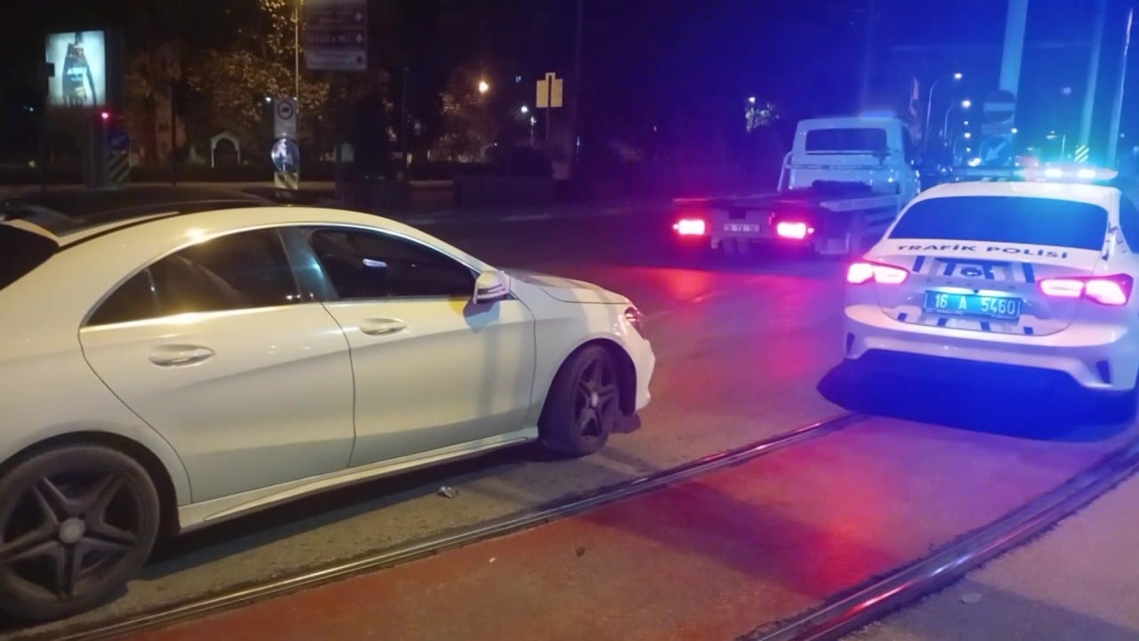 Foto - Şehir farklı rezalet aynı! Ayyaşlar yolda vatandaşın canı darda