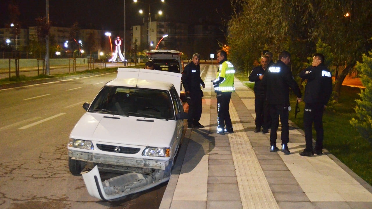 Foto - Şehir farklı rezalet aynı! Ayyaşlar yolda vatandaşın canı darda