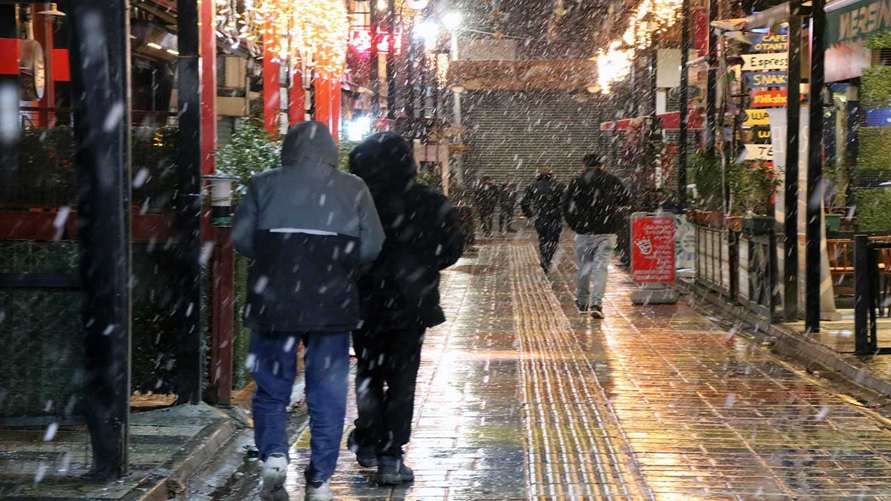 Foto - Şehir merkezinde kar yağışı etkili oldu