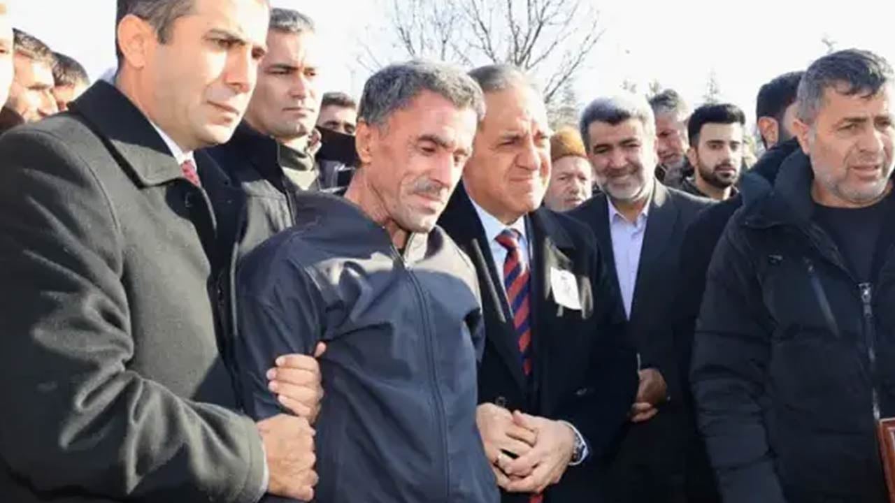Foto - Şehit babasının giysileri görenleri kahretti