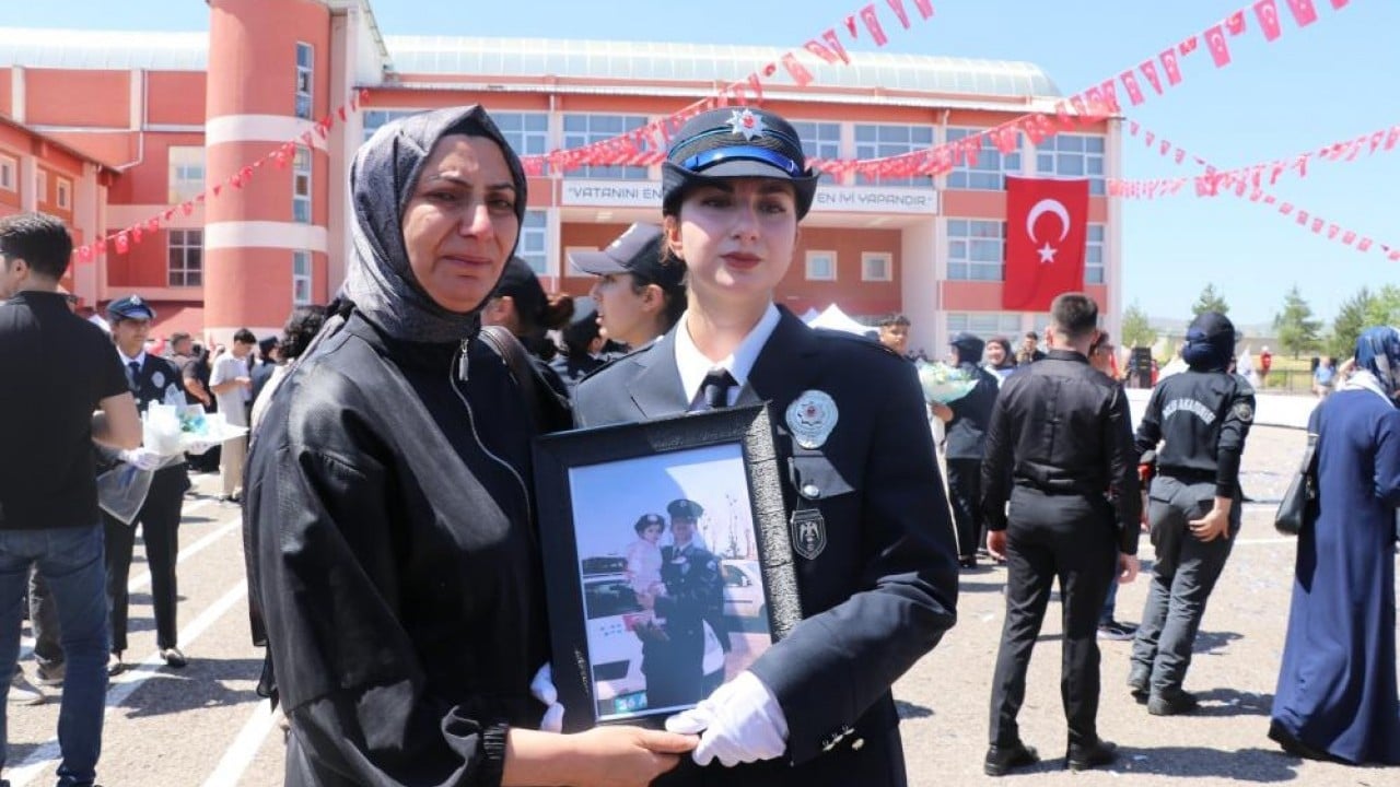 Foto - Şehit babasının izinden gitti! O da polis oldu