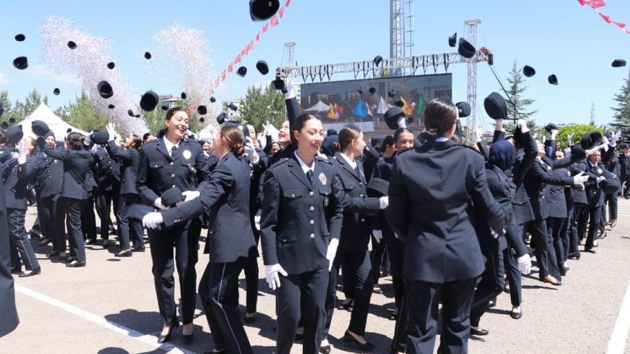 Foto - Şehit babasının izinden gitti! O da polis oldu
