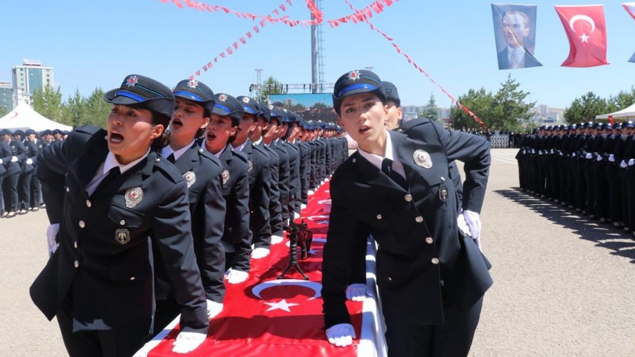 Foto - Şehit babasının izinden gitti! O da polis oldu