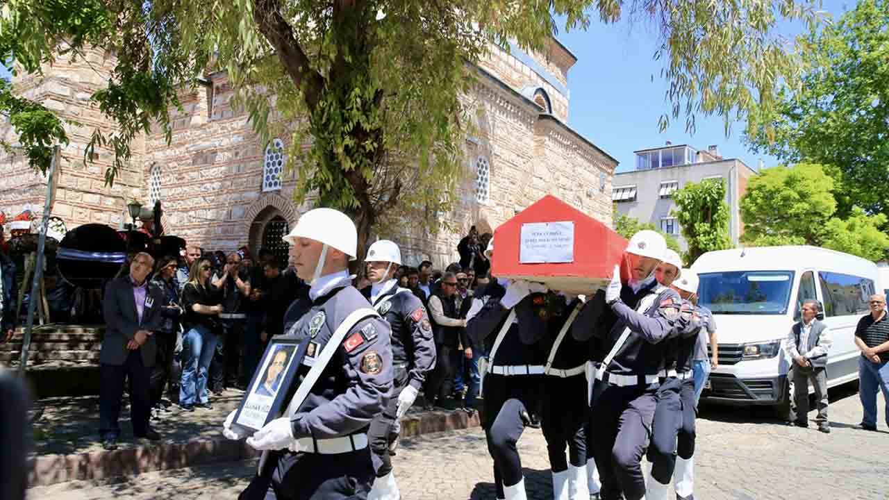 Foto - Şehit polise son görev