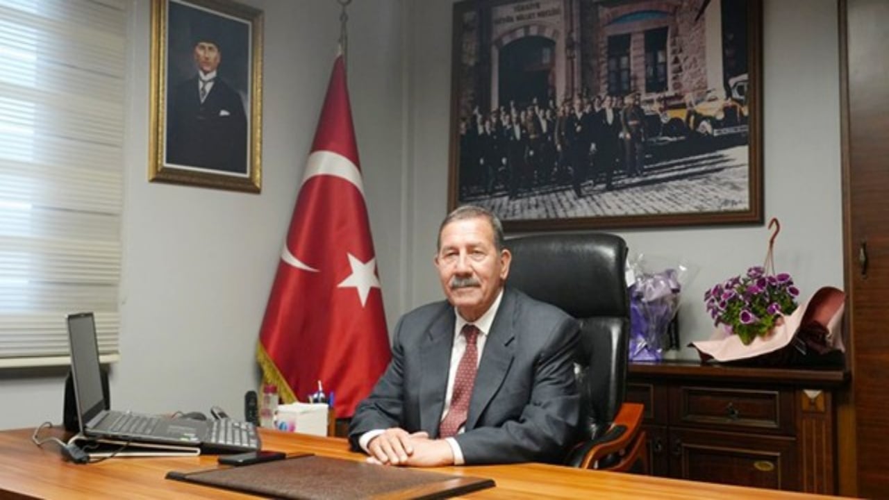 Foto - Şehit tabutunun başında kıkır kıkır gülen belediye başkanının oğlundan skandal paylaşım! Yuh olsun size be