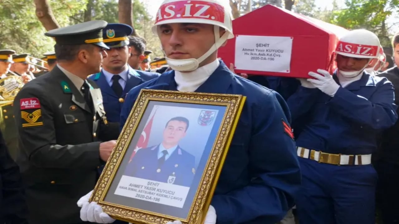 Foto - Şehit taziyesinde büyük skandal! Şikayet üstüne şikayet yağdı, polis apar topar müdahale etti