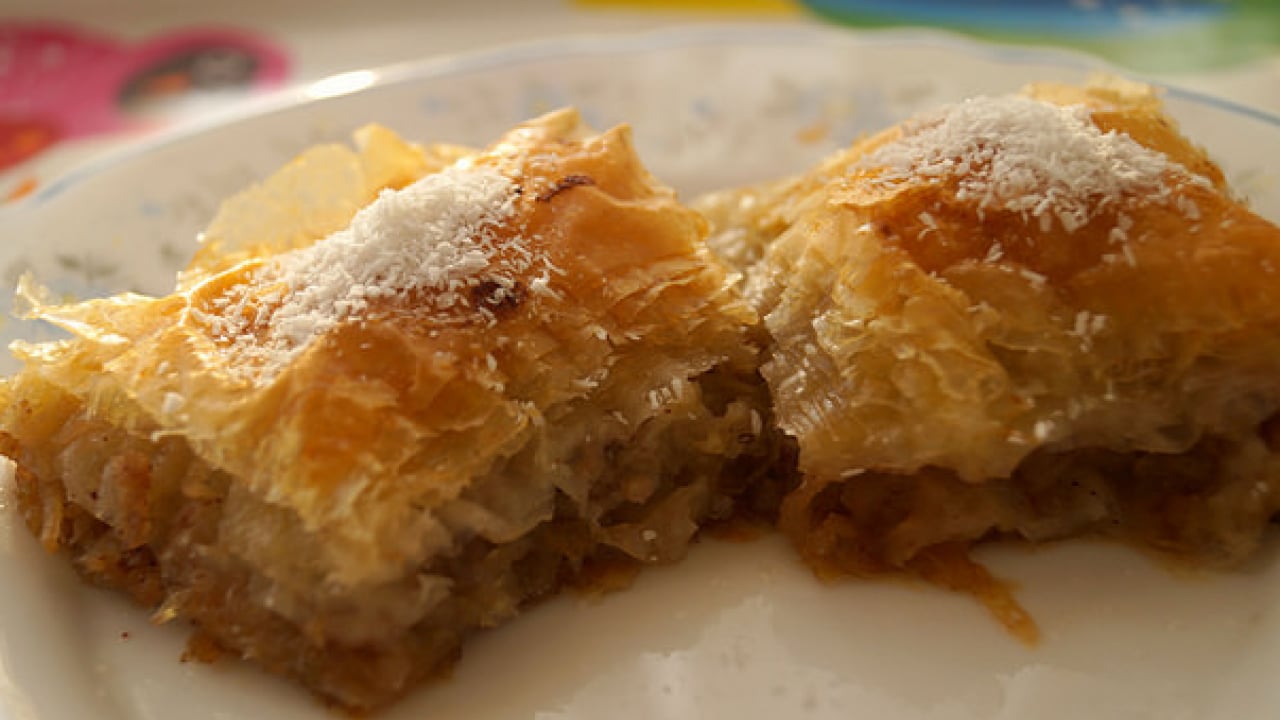 Foto - Şehrin yeni lezzeti ‘elmalı baklava’! Tadıyla parmak ısırtıyor