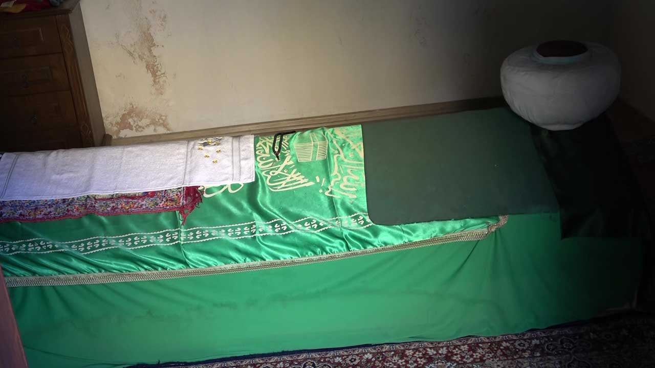 Foto - Şehzadeler şehrinde 9 türbeye kilit vuruldu! Sebebi 'yok artık' dedirtecek