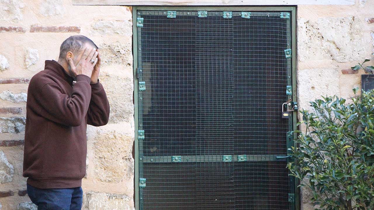 Foto - Şehzadeler şehrinde 9 türbeye kilit vuruldu! Sebebi 'yok artık' dedirtecek