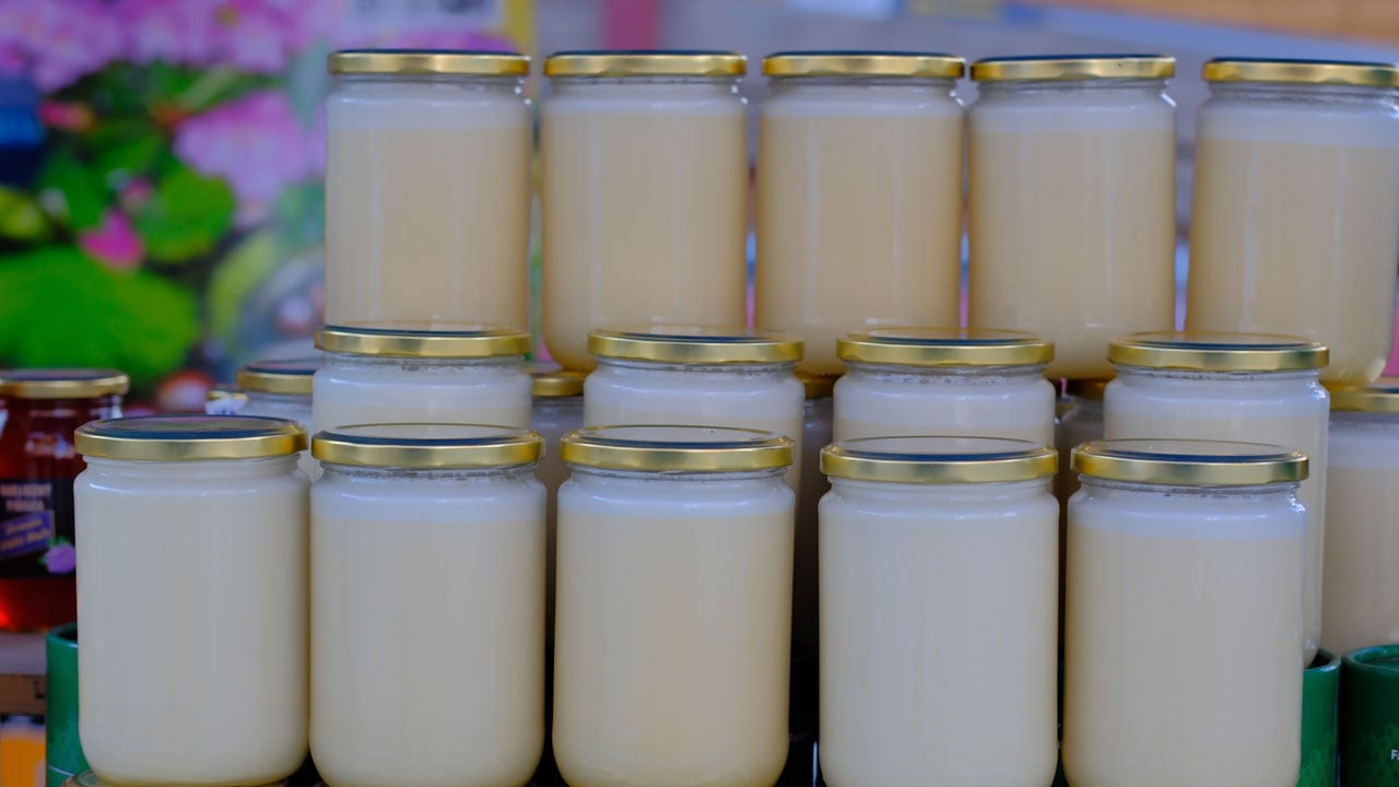 Foto - Şekerlenmiş sanılıyor ama değil! İşte beyaz balın gerçeği