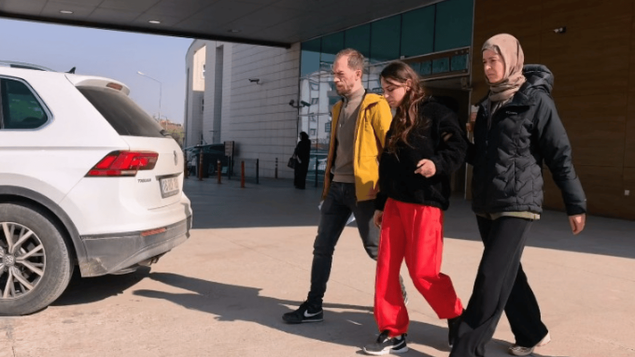 Foto - Seküler yaşam tarzı hevesinin geldiği son nokta! Genç kızların içler acısı hali