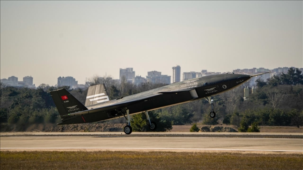 Foto - Selçuk Bayraktar tüm Türkiye ile paylaştı! Gökyüzünün yeni hakimi KIZILELMA’dan büyük başarı 