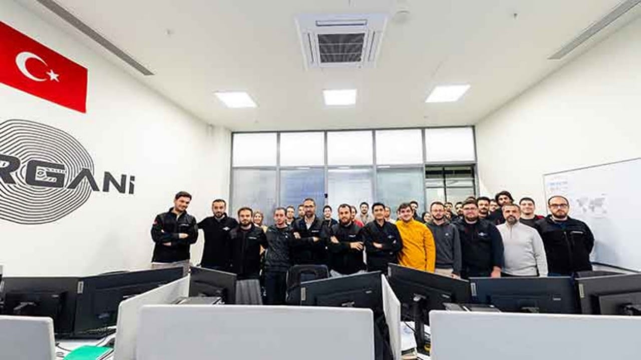 Foto - Selçuk Bayraktar’ın alkışlamaktan elleri kızardı! Fergani dünyada bir ilki başardı