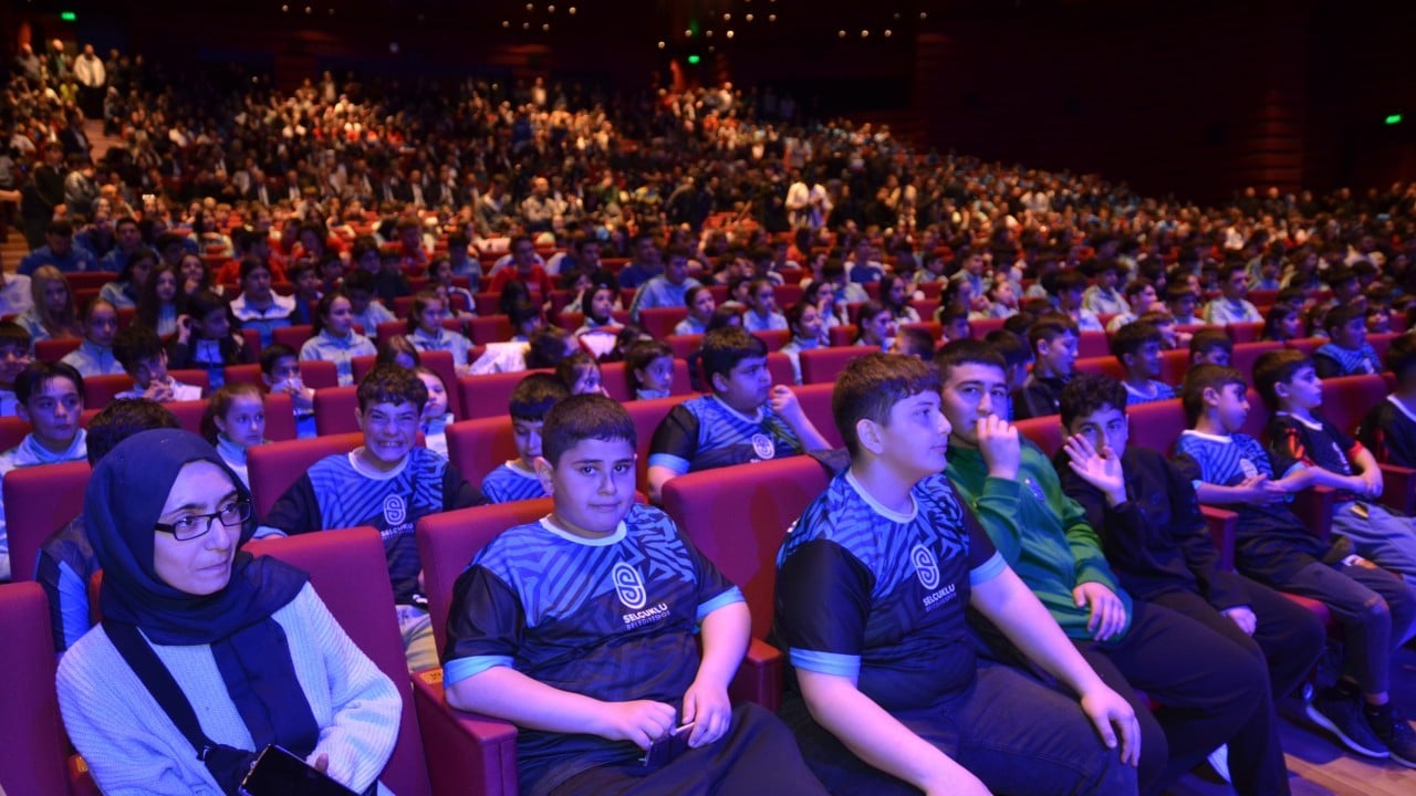 Foto - Selçuklu Belediye Başkanı Ahmet Pekyatırmacı'dan gençlere büyük destek! 15 branşta hizmet veren spor okulları...
