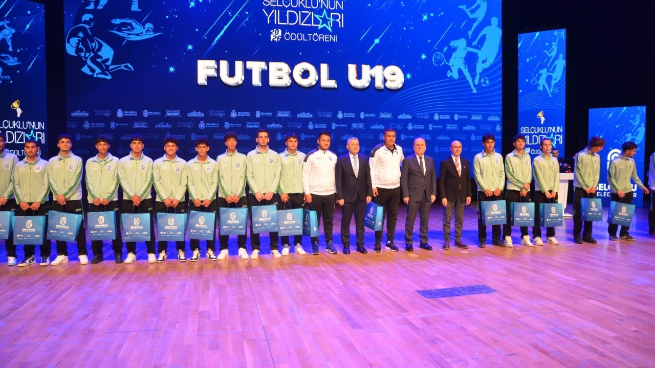 Foto - Selçuklu Belediye Başkanı Ahmet Pekyatırmacı'dan gençlere büyük destek! 15 branşta hizmet veren spor okulları...