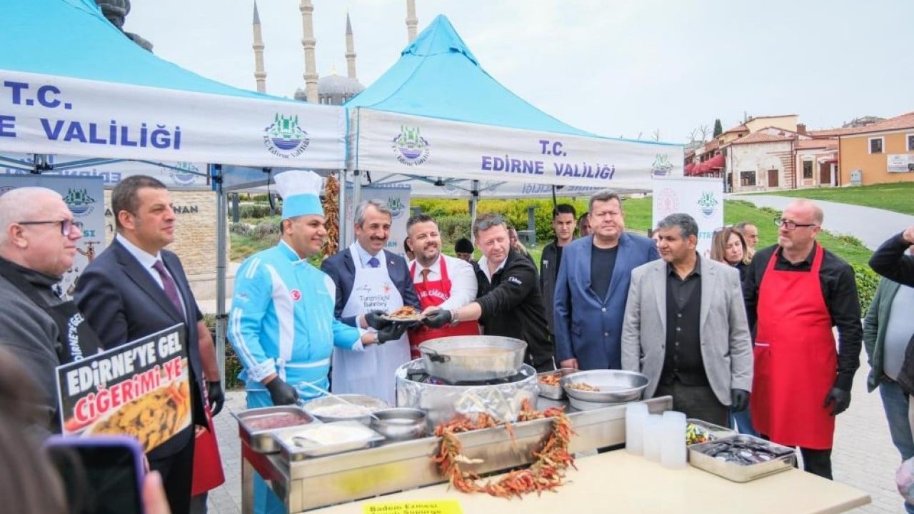 Foto - Selimiye'nin gölgesinde ciğer tava ziyafeti