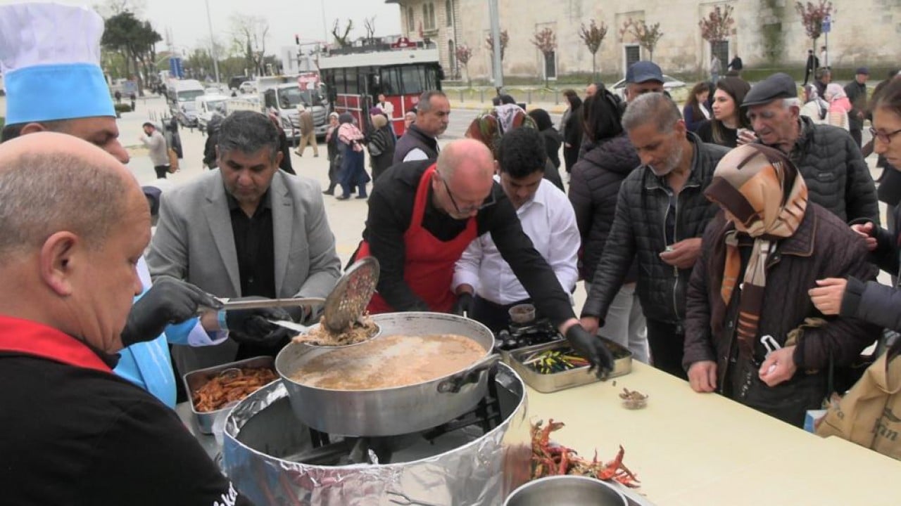 Selimiye'nin gölgesinde ciğer tava ziyafeti