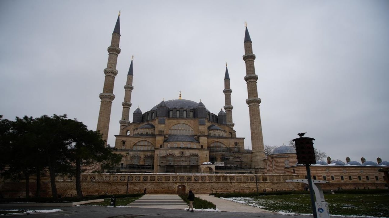 Foto - Selimiye’nin sır gibi saklanan kubbesi açıldı! Tartışmaların odağındaki yazılar ilk kez görüntülendi